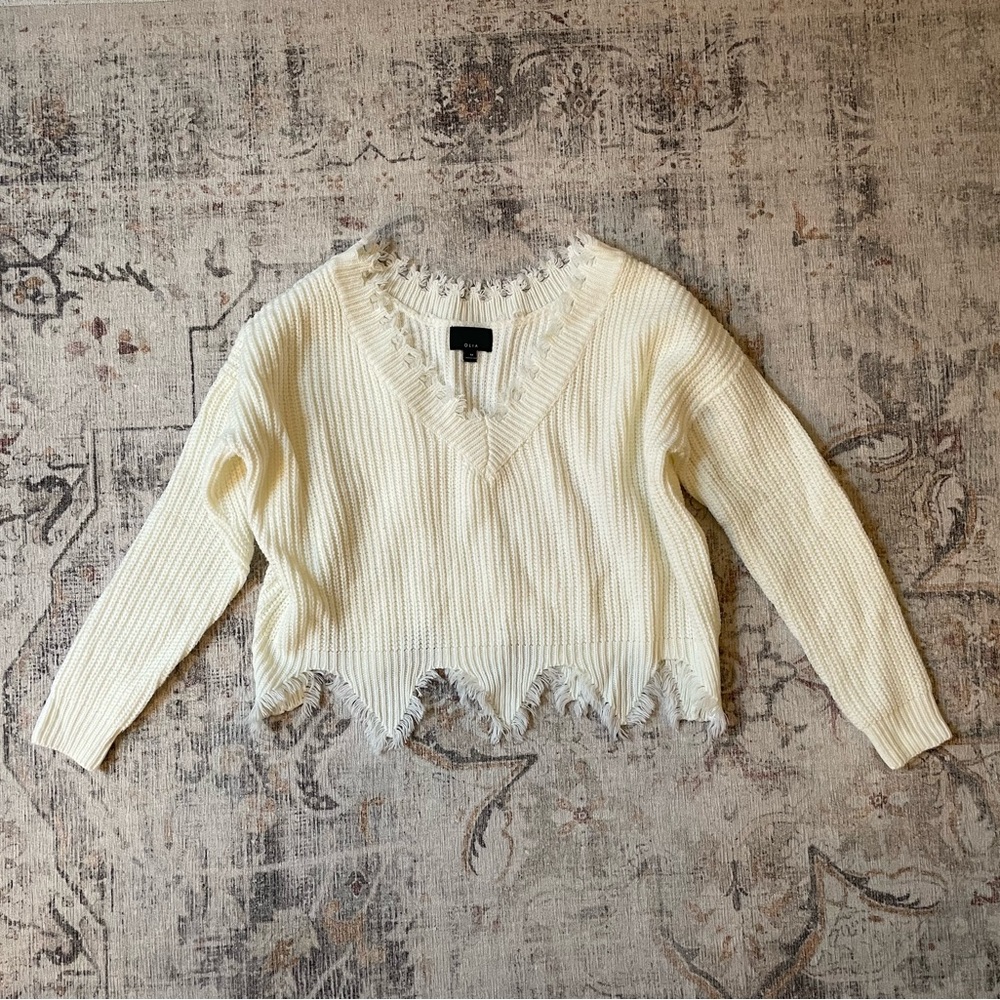 Cream distressed sweater - Small